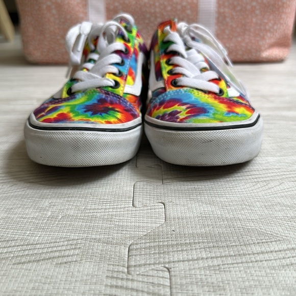 Vans - Picture 6 of 7